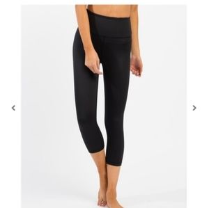 Zyia Black Light n Tight Hi-Rise Crop 17"